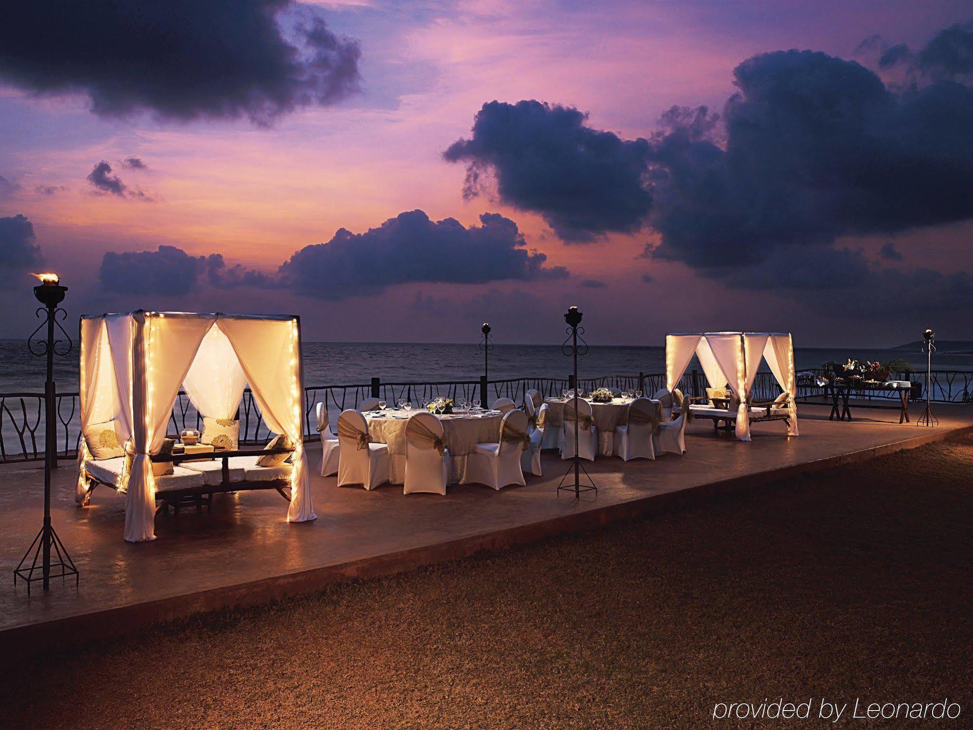 Taj Fort Aguada Resort & Spa, Goa Sinquerim Ресторант снимка